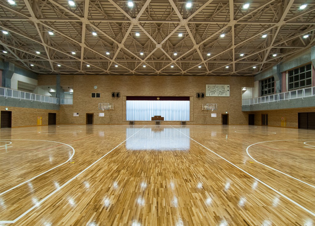 鶴岡東高等学校中央体育館